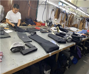 萊特服飾生產(chǎn)車間